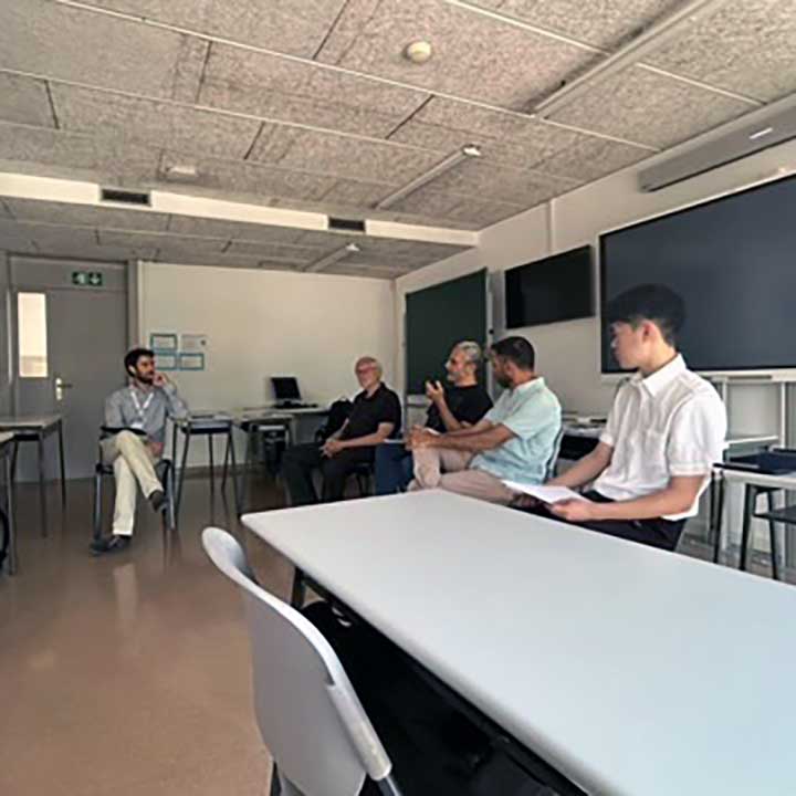国内外での学会発表 / Academic conference presentations (domestic and international)